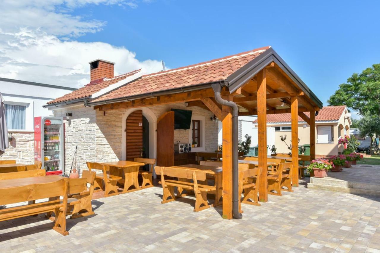 Bungalov Medanic - Private Pool Privlaka  Zewnętrze zdjęcie