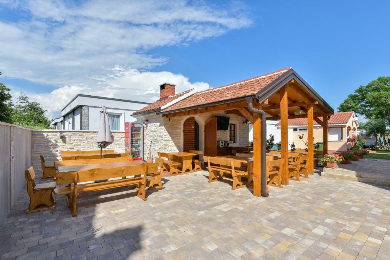Bungalov Medanic - Private Pool Privlaka  Zewnętrze zdjęcie